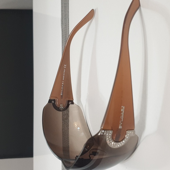 Authentic Bvlgari sunglasses - Picture 4 of 11